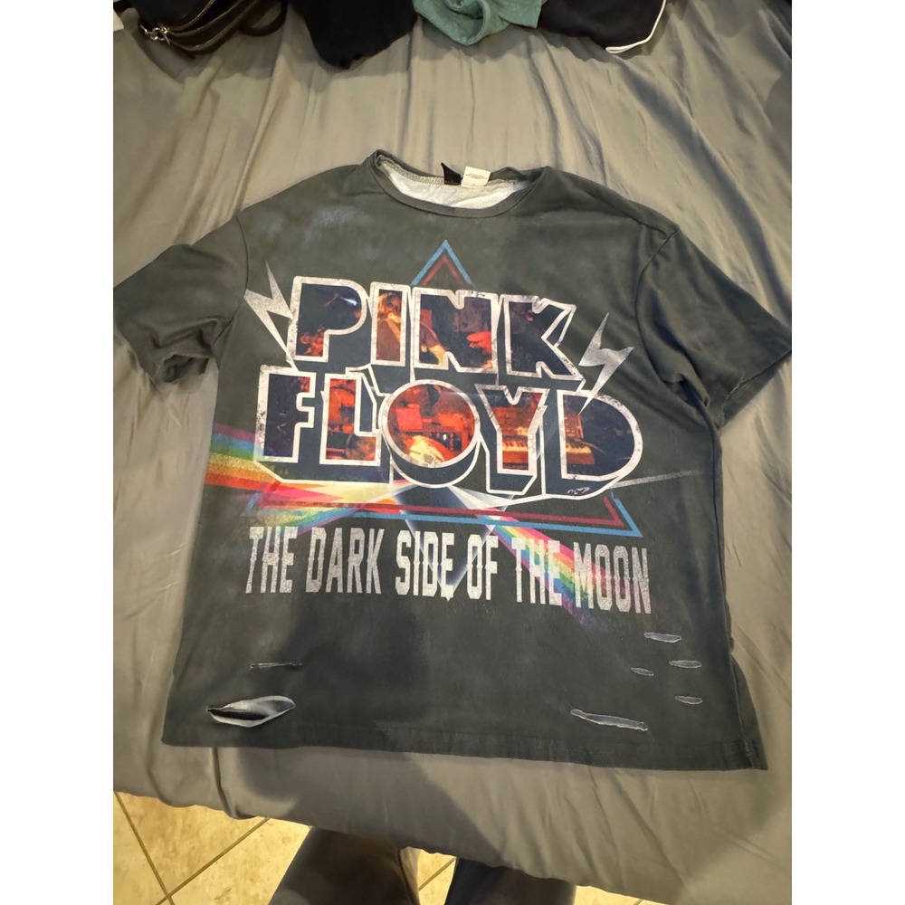 Romwe Pink Floyd Dark Side of the Moon Distressed Graphic T-Shirt Grey XS